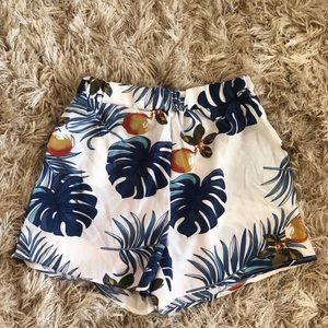 Floral loose shorts